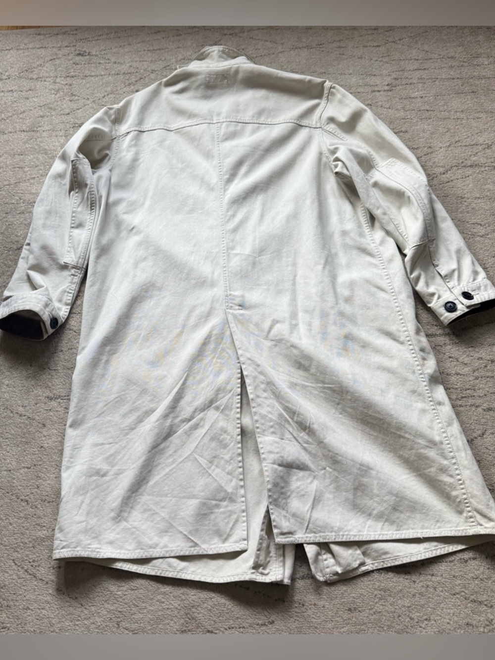 Polo Ralph Lauren trench coat, Front logo, single vent,Brass detailing,
Size - L - Picture 5 of 14